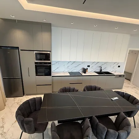 Day Lux Premium 3* Саранда