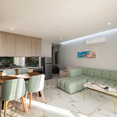 Day Lux Premium מלון דירות 3*