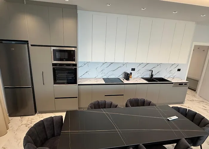 Day Lux Premium 3* Sarandë