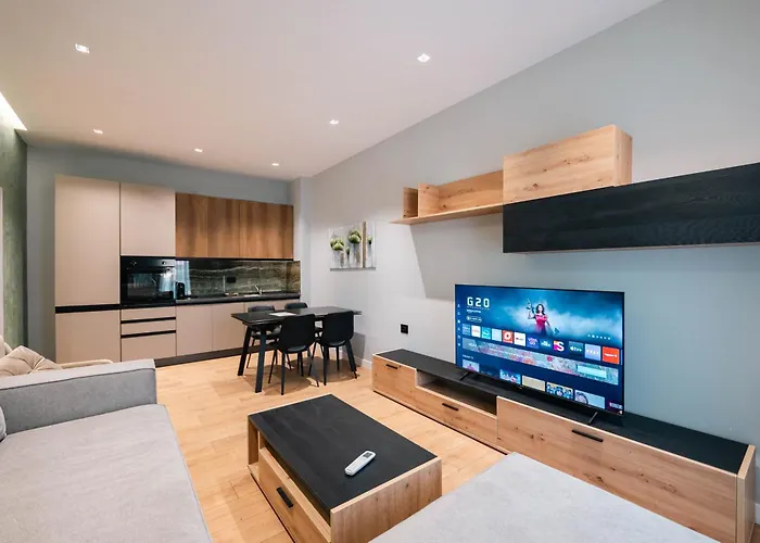 Day Lux Premium 3* Sarandë