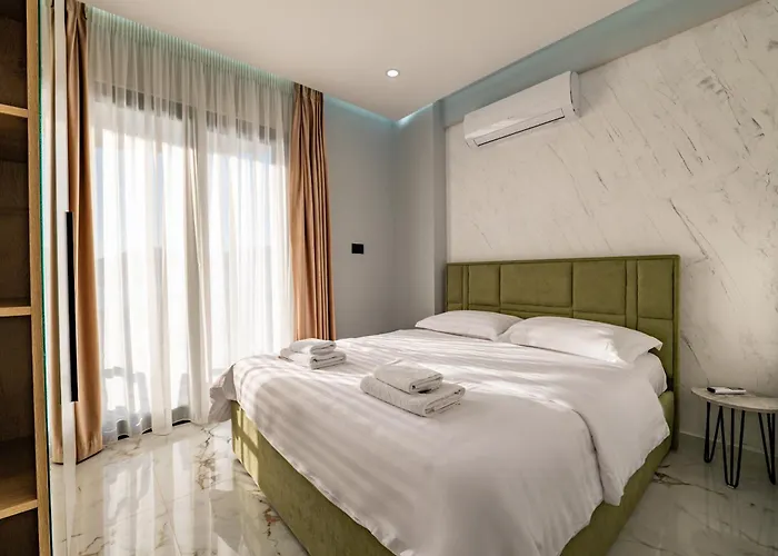 アパートホテル Day Lux Premium Sarandë