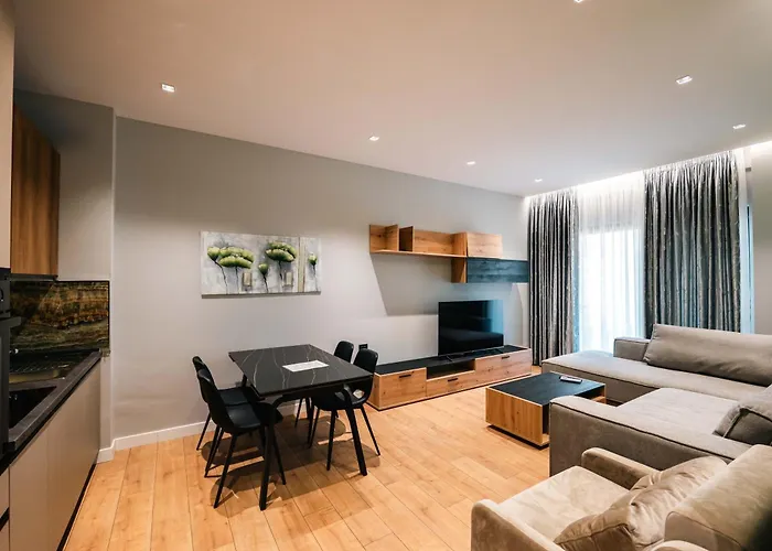 Day Lux Premium 3* Sarandë