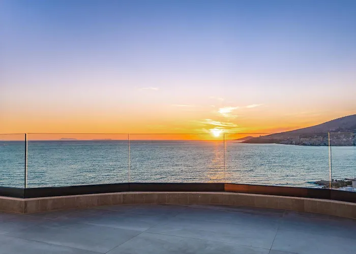 アパートホテル Day Lux Premium Sarandë