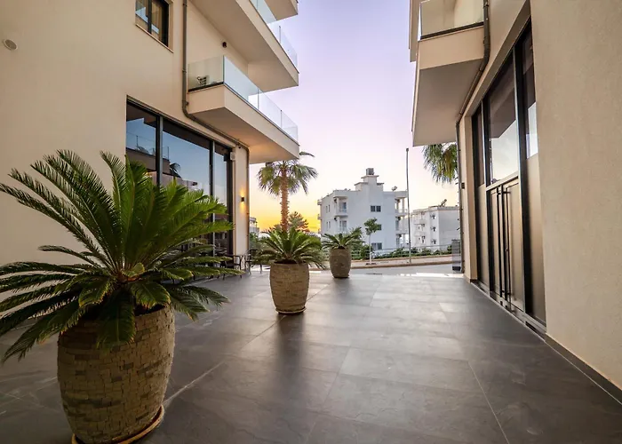 Day Lux Premium 3* Sarandë