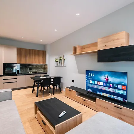 Day Lux Premium 3* Sarandë