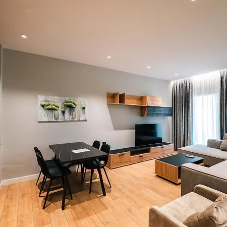 Day Lux Premium 3* Sarandë