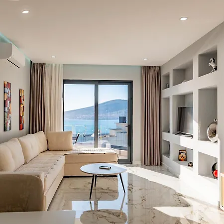 Day Lux Premium ساراندا