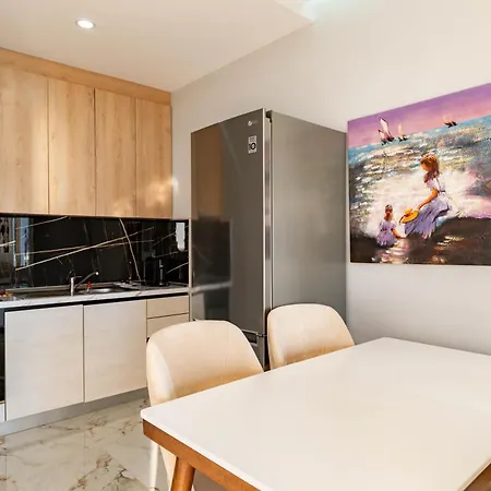 Day Lux Premium Aparthotel Sarandë