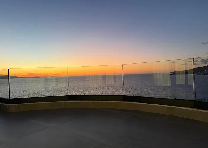 Day Lux Premium 3* Sarandë